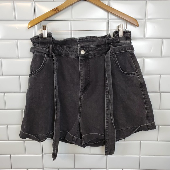 TOPSHOP | 100% COTTON HIGH WAISTED DENIM BLACK WASH MOM JEAN PAPER BAG SHORTS 12 - Picture 6 of 17